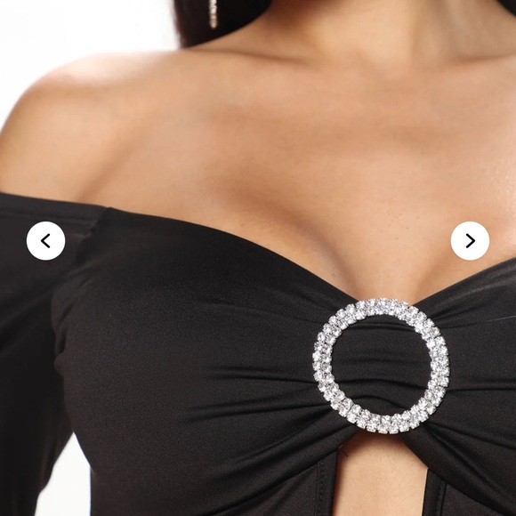 ~Black Olivia Off Shoulder Jumpsuit w/ Diamond Ring Detail~ - Picture 3 of 5